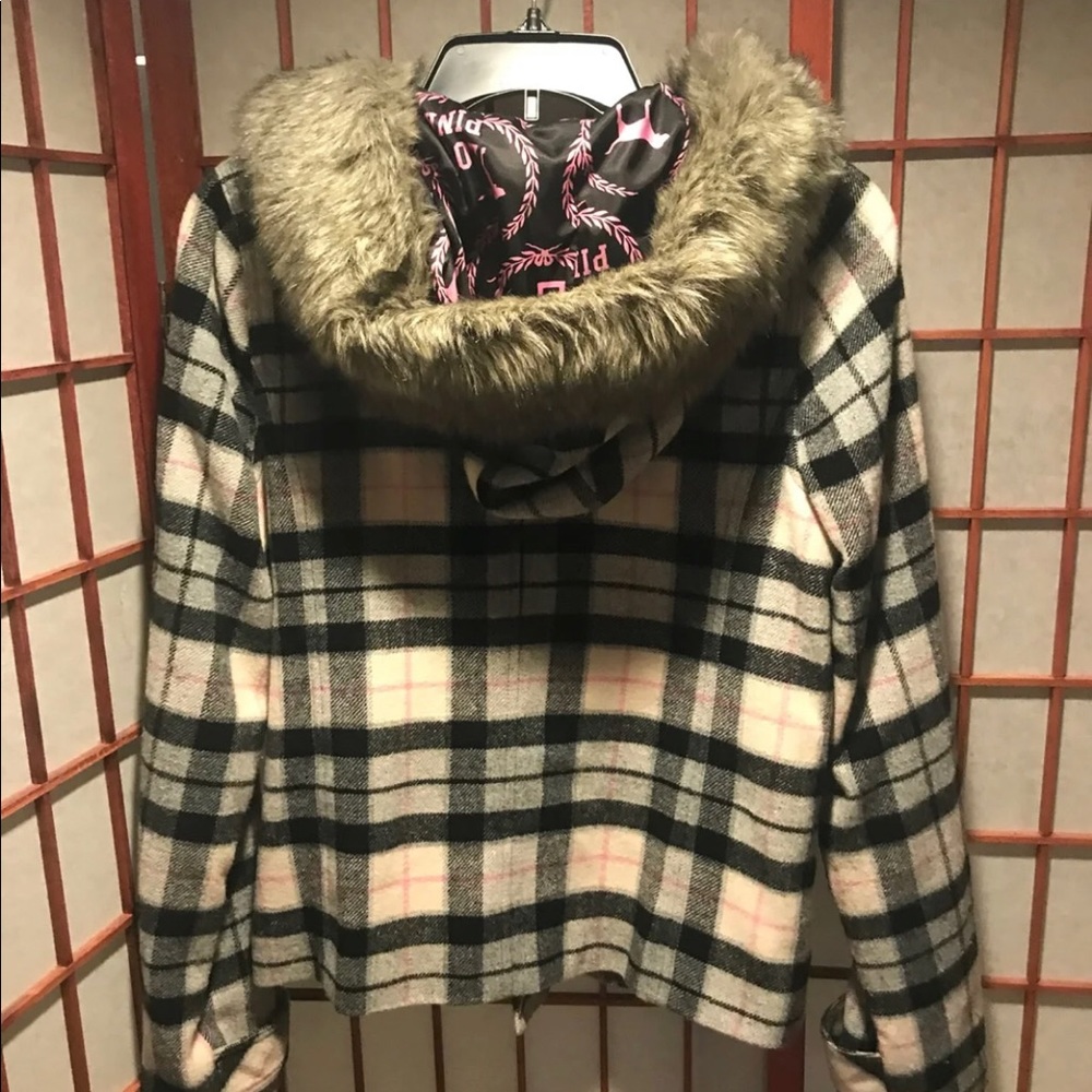 Winter coat - Picture 3 of 3